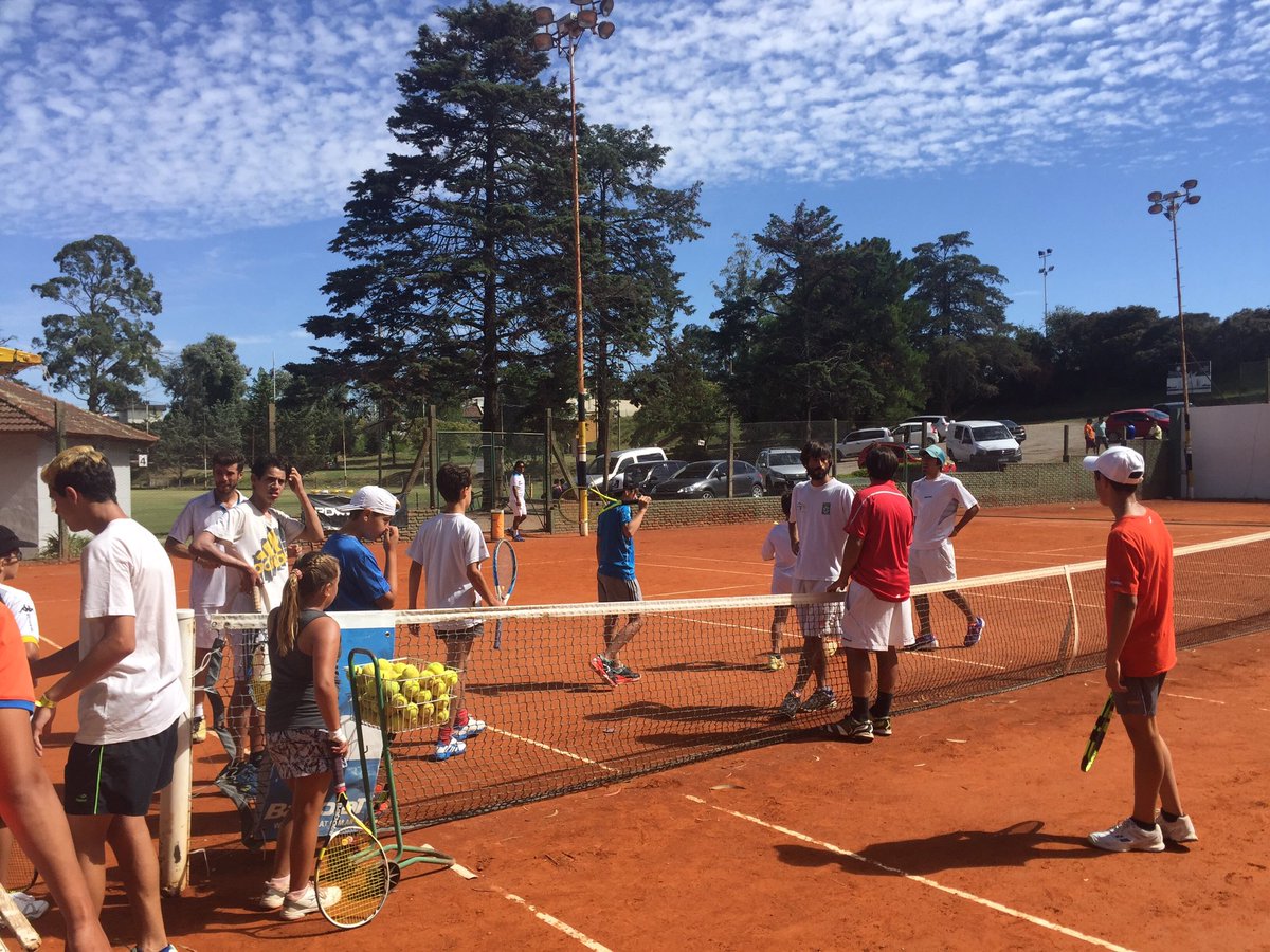 TANDILTENIS1's tweet photo. Estamos de pretemporada en el club #Uncas de #Tandil 🎾💪🙏👊 https://t.co/lH98OUDs1e