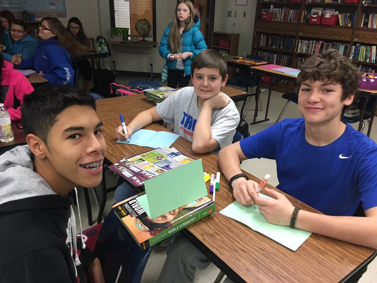 ms_zimmerman's tweet photo. Your CJHS Builders Club making cards for Arkansas Children's Hospital! #KNOW_POSITIVEPOSTS @CJHSPanthers https://t.co/FM17dJsEWv