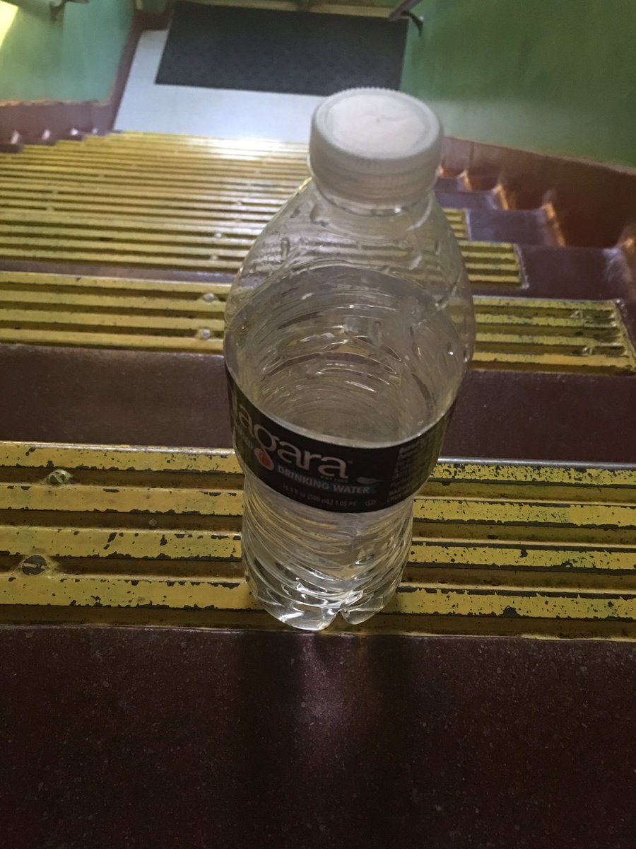 lllwslp's tweet photo. Extra lemon water and stairs today! #poundplunge https://t.co/aB1Y20bxnj