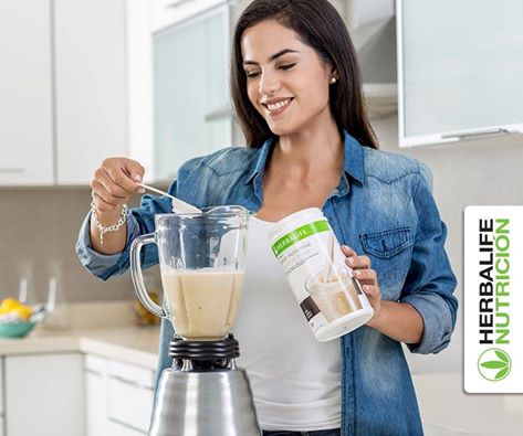 24fitworkout's tweet photo. A shake for breakfast provides a boost in energy and concentration at work. Why? #24fit #healthybreakfast #herbalife https://t.co/M9DVuEV91X https://t.co/2EsyL71mtH