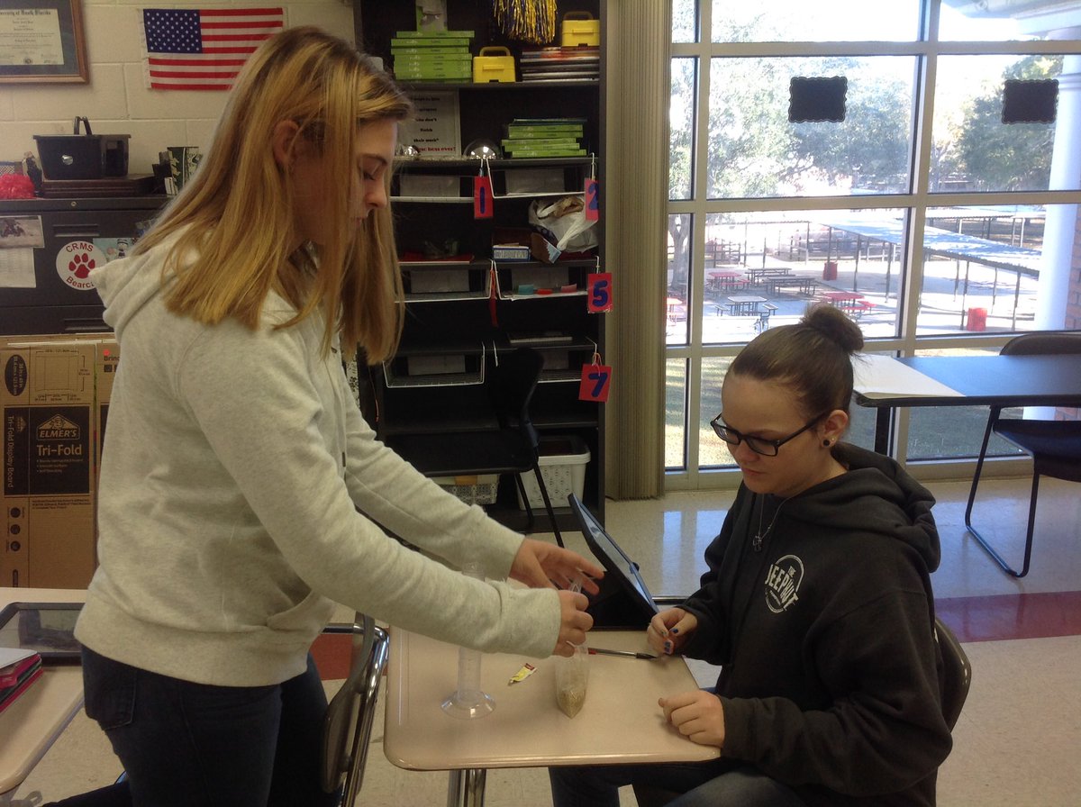 SandyPopeLMS's tweet photo. Students conducting a lab on cellular respiration. #crmbearcats #bearcatscience https://t.co/1F3zw845kQ