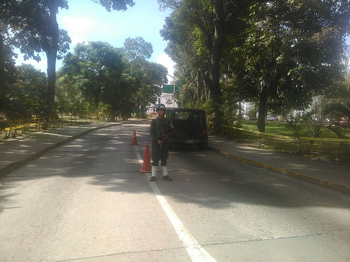 Policia Militar del Ejército Bolivariano C10OEIIXcAEMVhg