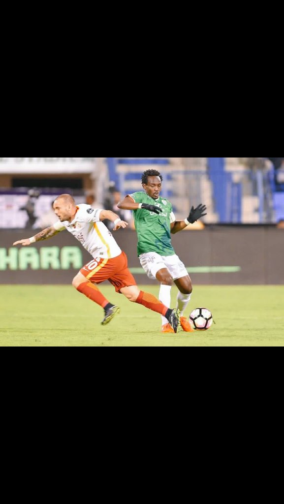Alasmari11A's tweet photo. أكثر لاعب يعجبني في الملعب 
محمد كوفي يستاهل الكبتنية💚❤️ https://t.co/bBODDqSB9K