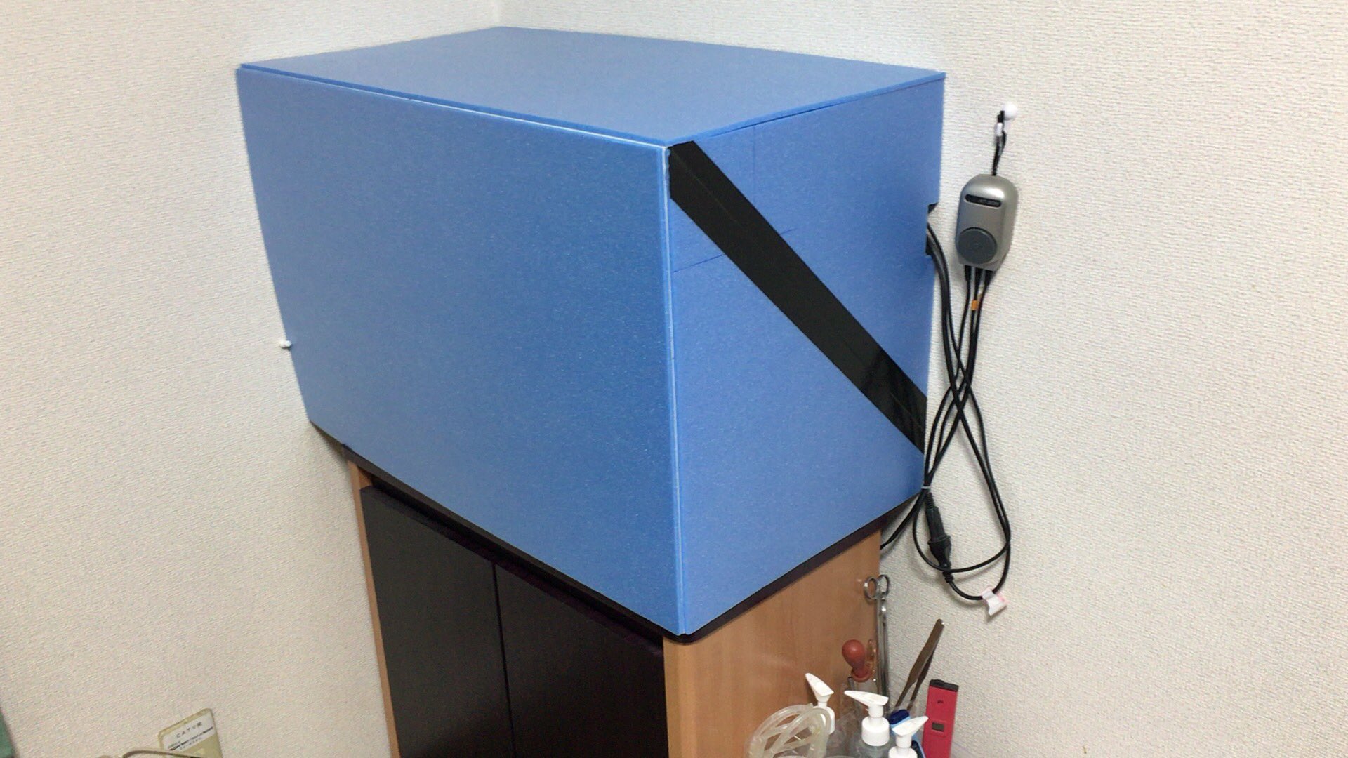ブラックコーヒー アクアリウム初心者 水槽の折りたたみ遮光カバーを作ってみた これで 夜中や昼間も水槽に照明以外の光が入らないはず アクアリウム 水草 ブラックコーヒー アクアリウム初心者 水槽の折りたたみ遮光カバーを作ってみた これで 夜中や昼間も水槽に照明以外の光が入らないはず アクアリウム 水草