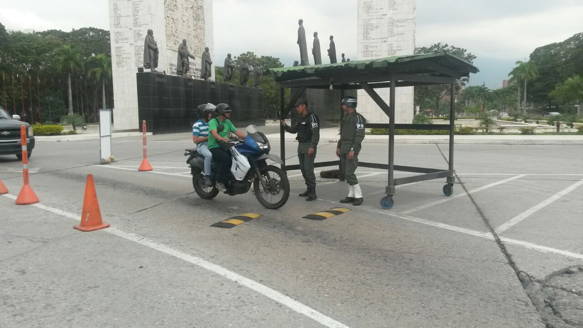Policia Militar del Ejército Bolivariano C10Q2YuWQAAPLej