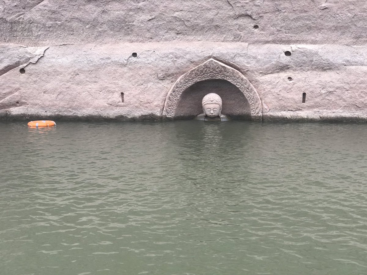 XHNews's tweet image. Surprise! Ancient Buddha statue emerges as water level lowers in E China reservoir. Temple may have existed there
xhne.ws/3s89M