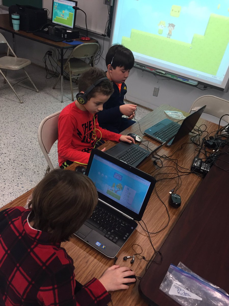 BevilacquaNB's tweet image. Coding continues with 3rd Grade students using #spritebox in Ms. Belferder's class! #computerscience #beyondthehourofcode