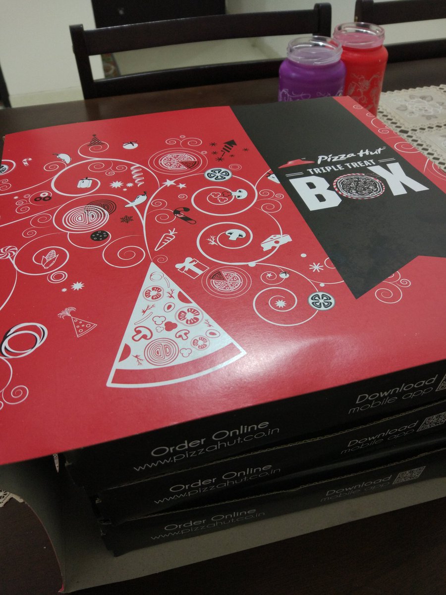 BhaktisBanter's tweet photo. Wohooo!! Today's dinner is different. Trying the @PizzaHutIN Triple Treat Box. Watch this space for more. #SocialNetworkBox https://t.co/pOYfDbuhP9