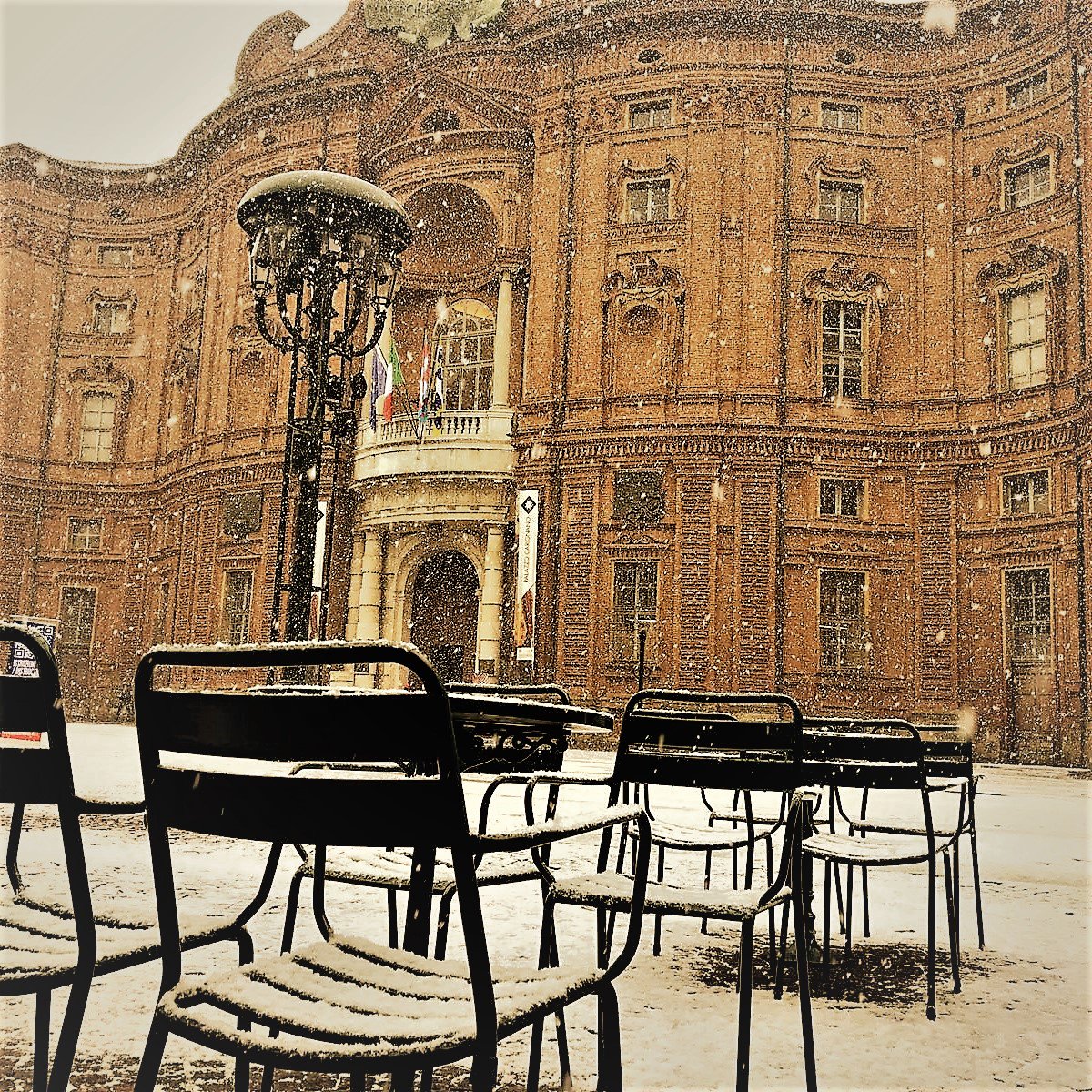 #Pepino1884 #GelateriaPepino #snow #winter

Greetings from Piazza Carignano, Torino.