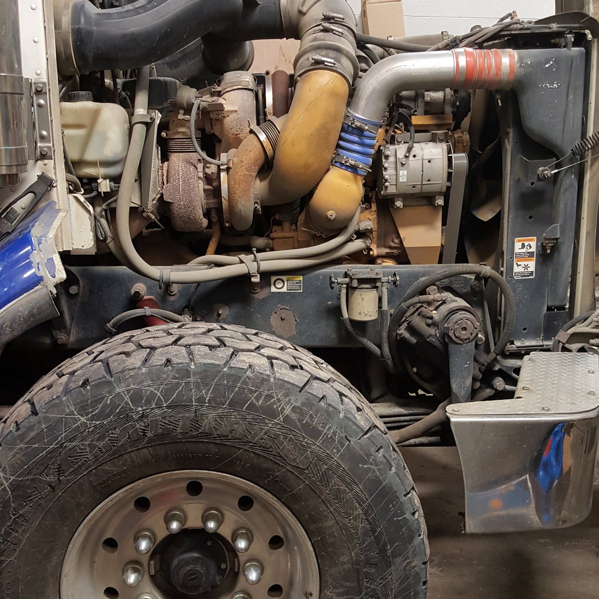 AnwaltTruck's tweet photo. A big Peterbilt with Cat C15 in the shop today for CVIP inspection.
#calgary #yyc #catdiesel #catdieselpower #peterbilt #cvip #dotinspection https://t.co/9eX41mCu5t