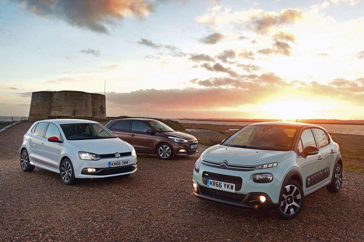AutoExpress's tweet photo. We see if the new #Citroen C3 shakes up the supermini market as it meets the #Hyundai i20 and #Volkswagen Polo https://t.co/UAkSGB9Dej https://t.co/BCZyVXJjcH