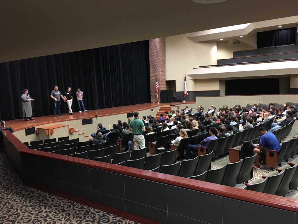 HolcombHawk's tweet photo. First period round of hawk alumni wisdom and experience #heathlearns #hawkgov GREAT stuff! https://t.co/8lw59pffPc
