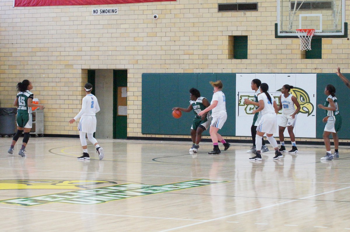 ExaminerNJ's tweet photo. #ArtsHS vs @ichswbb at the #RayLongClassic - Pictures by Bionca Chambers https://t.co/RuBv0CPmY8