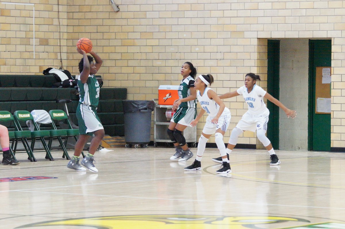 ExaminerNJ's tweet photo. #ArtsHS vs @ichswbb at the #RayLongClassic - Pictures by Bionca Chambers https://t.co/X2EKvP9df1