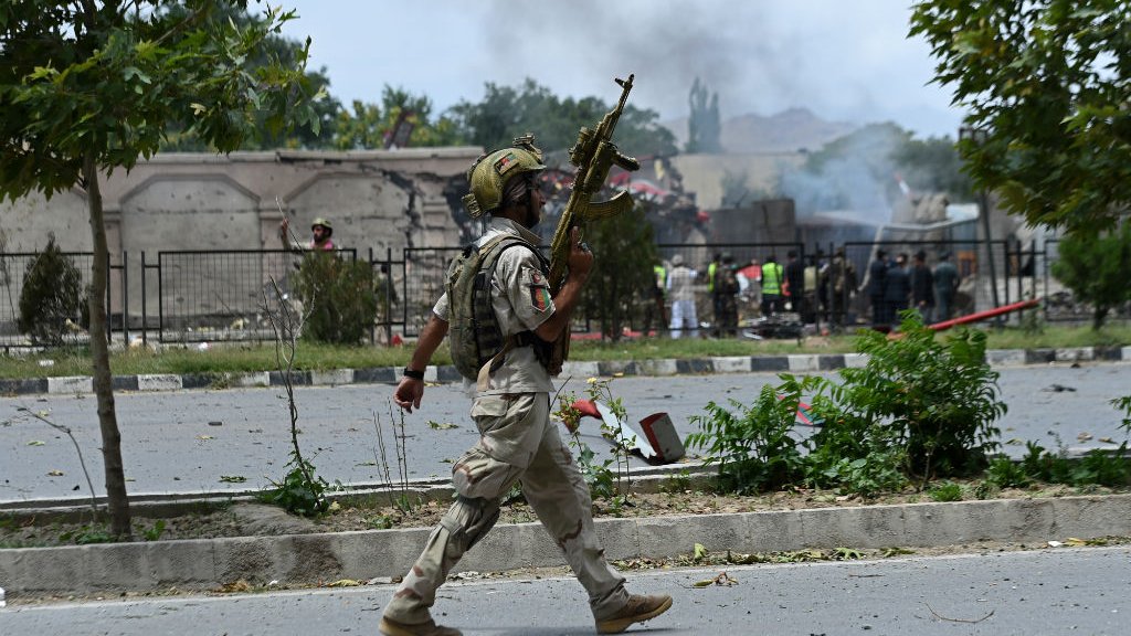 Double attentat meurtrier près du Parlement à Kaboul f24.my/2iAL6hI