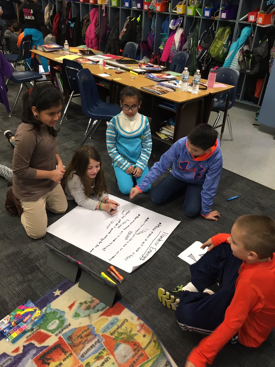 MrsGoodmanD47's tweet image. Scientists hard at work preparing to present their energy source! #inspire96 #TCIscience
