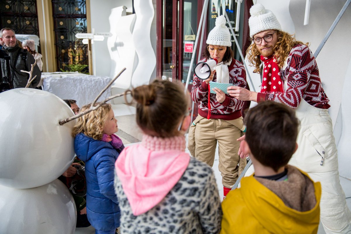 CultureleZondag's tweet image. Wil jij kans maken op leuke prijzen? Kom dan zondag langs op het Stadhuisplein en doe mee aan de @uitagenda030 Cultuurquiz
#cznieuwjaarsduik