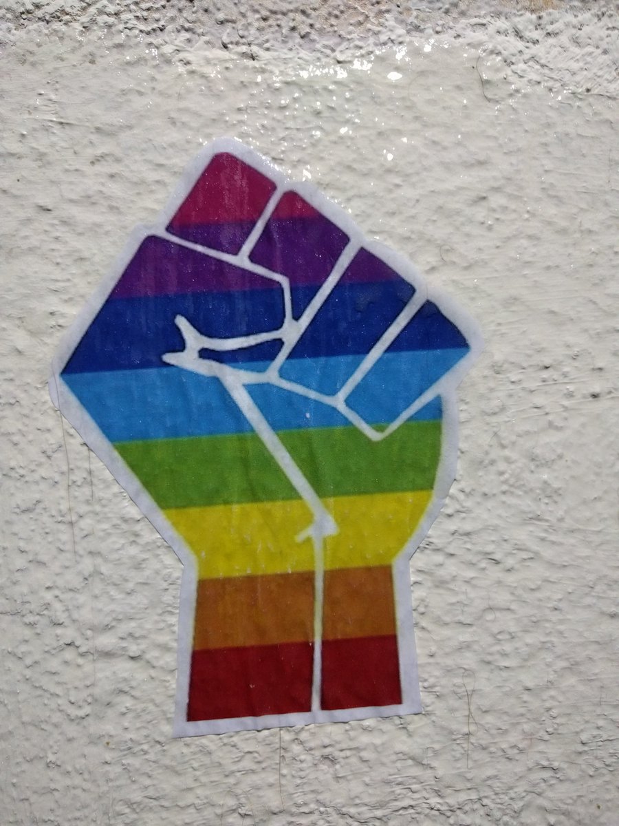 rosaantifawien's tweet photo. Oh, @GrrrlGangsOver #wipplinger23?! Feminist #Streetart bei der @wipplinger23 gesichtet <3 <3 <3  #grrlgangsover #feminismyeah #bildetbanden https://t.co/5jmFiXLJsQ