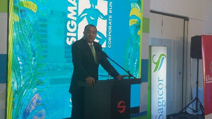 themohwgovjm's tweet image. #HappeningNow @christufton speaking at the launch of the @sagicorja 2017 #sigmarun