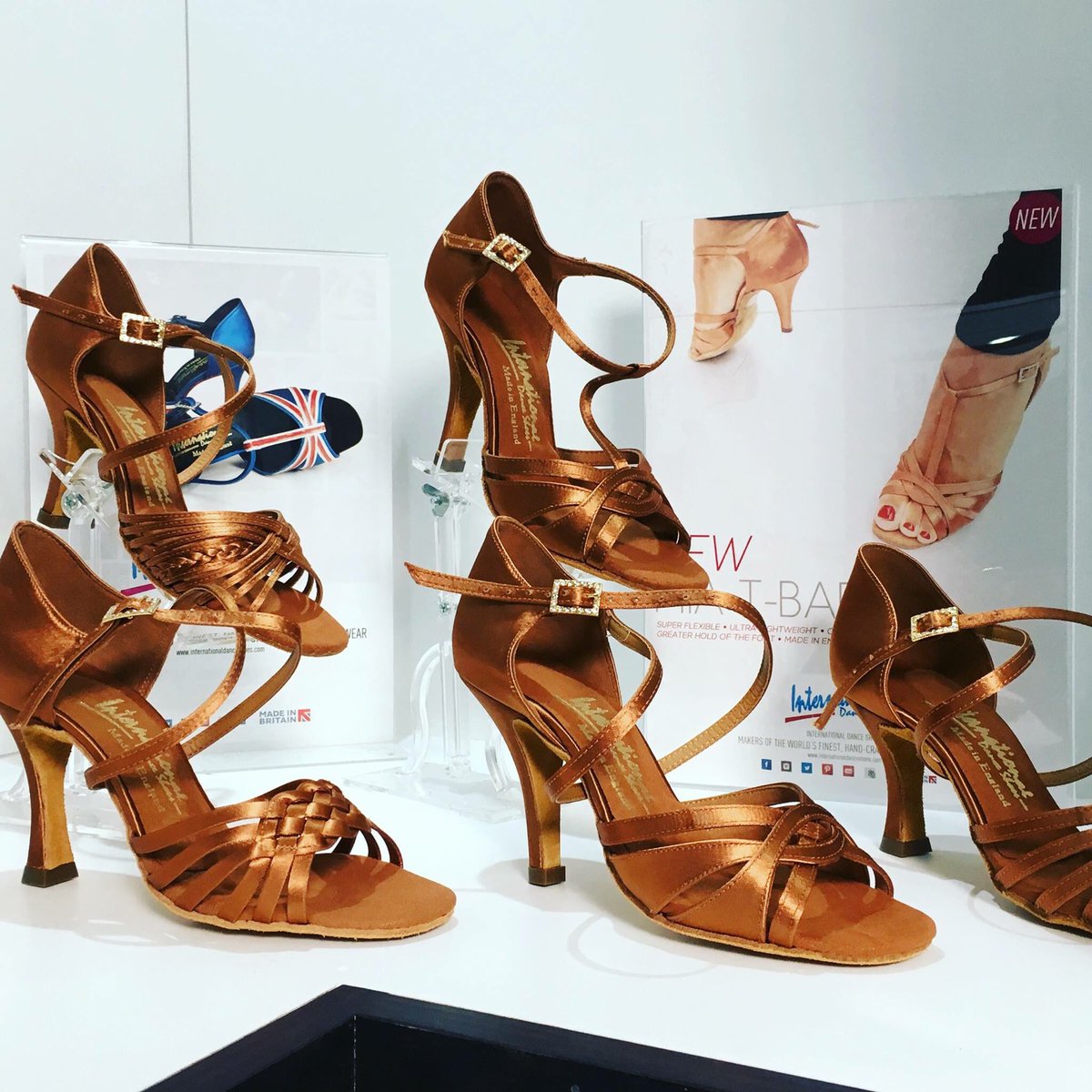 IDSdanceSHOES's tweet image. Join us at the @ChrisanneClover boutique in #Cheam on Thursday for new shoes and new dresses! 👠🍾 #newshoes #launchparty