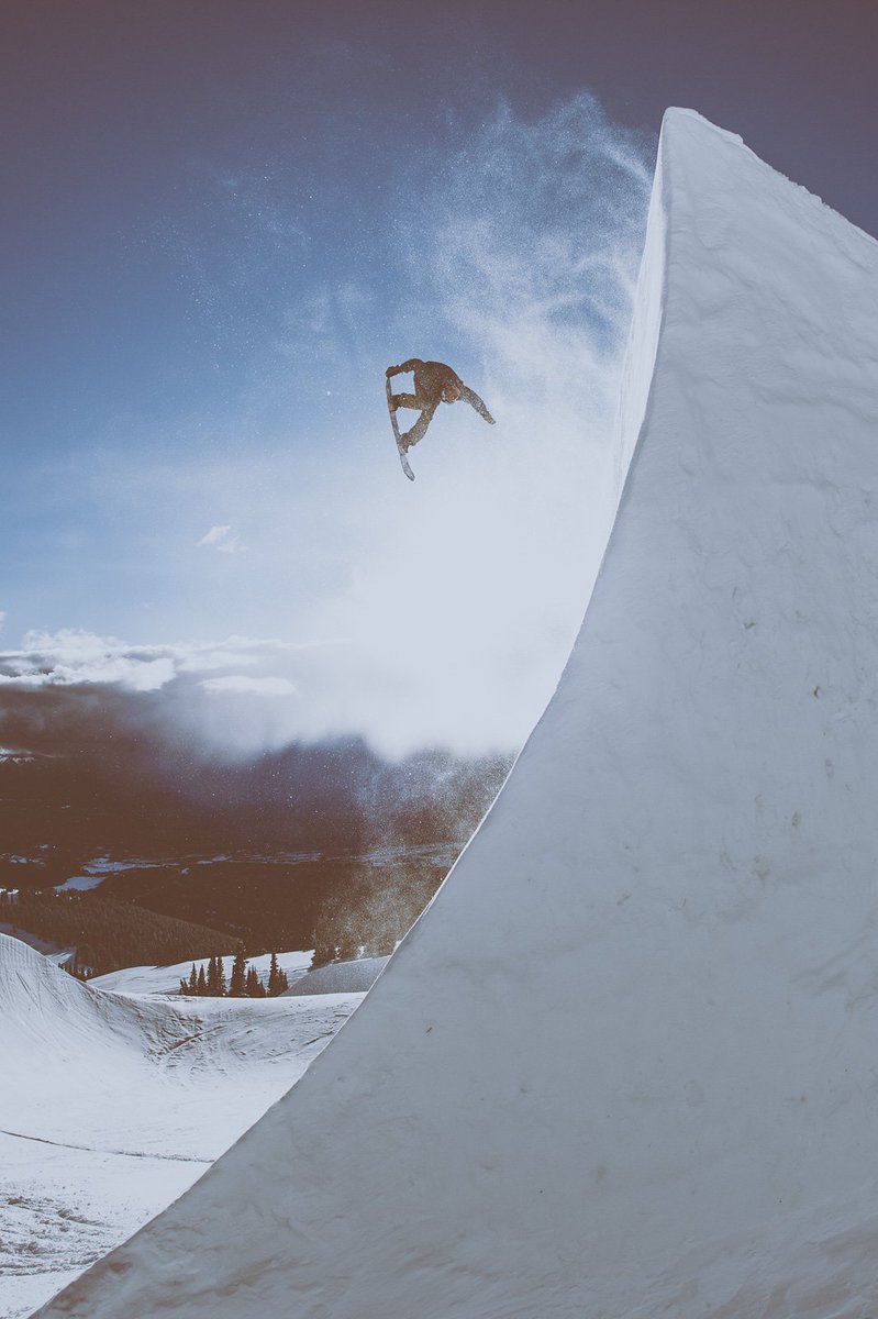 theddeadshow's tweet photo. In the clouds. @PeacePark_ Photo: Blotto https://t.co/o64b2s5G42