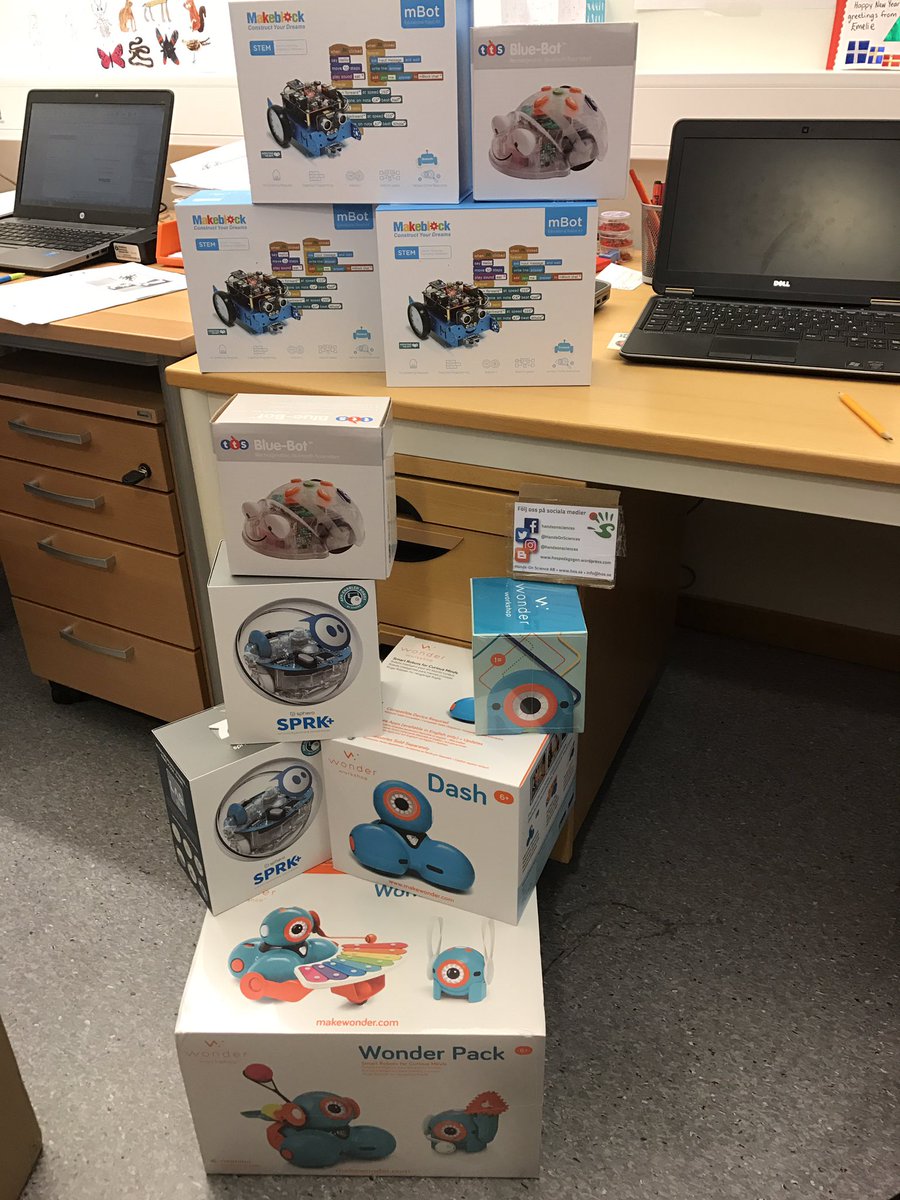Empaaan's tweet image. Halva leveransen har kommit! Nu ska här testas 😃 #programmering #programmeringiskolan #etwinning #skellefteåkommun #norrhammarskolan