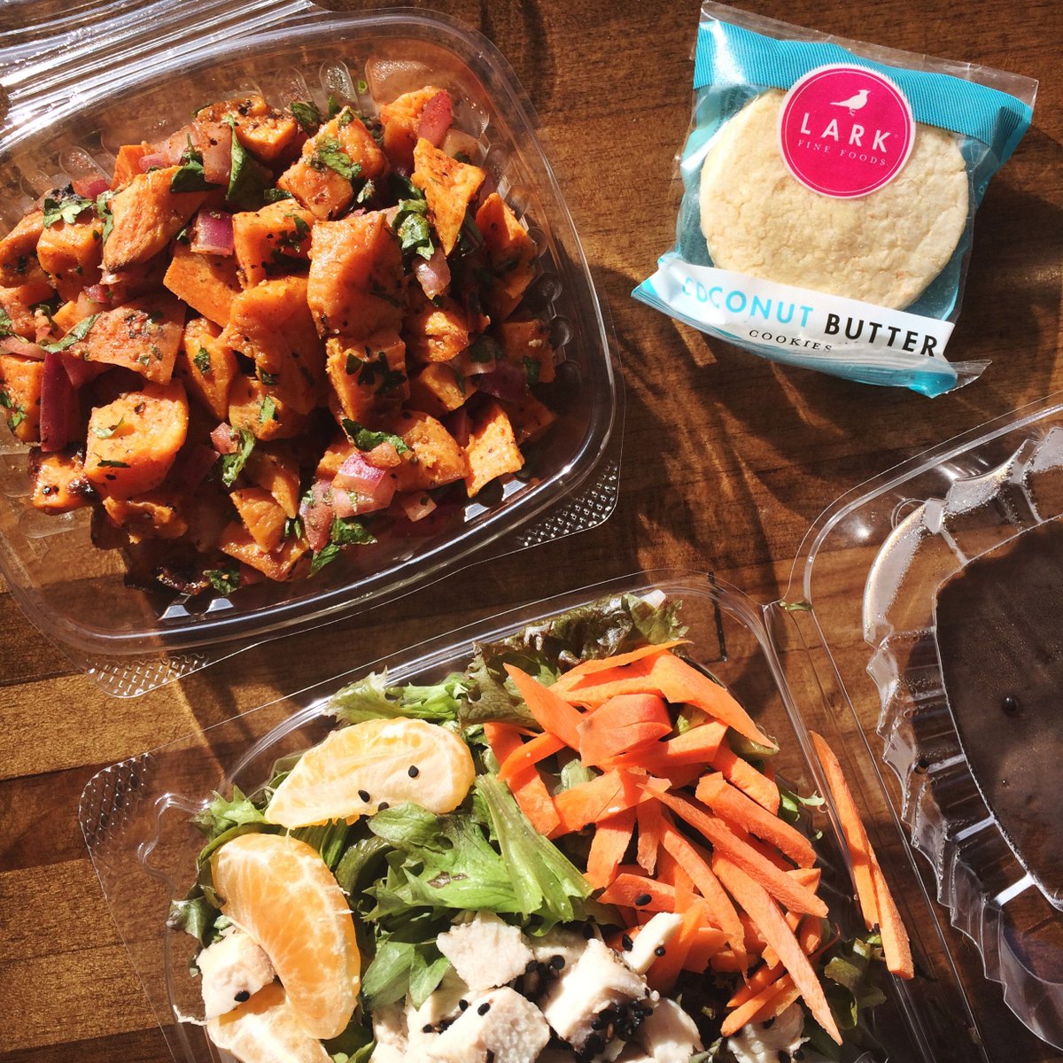 blkbrdgrocery's tweet photo. Here comes the sun! It’s a beautiful day to sit and snack-inside or out! #eatdrinkshop #blackboardgrocery #uniquelyconvenient https://t.co/GcPmetHtzM