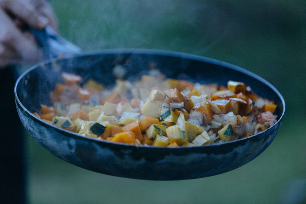 FreshHarvestga's tweet photo. #8 Cook more
Cooking is never time wasted and it puts you in control of what your family eats. It's a time to slow down and enjoy. #whyFH https://t.co/sZZCYiWoZc