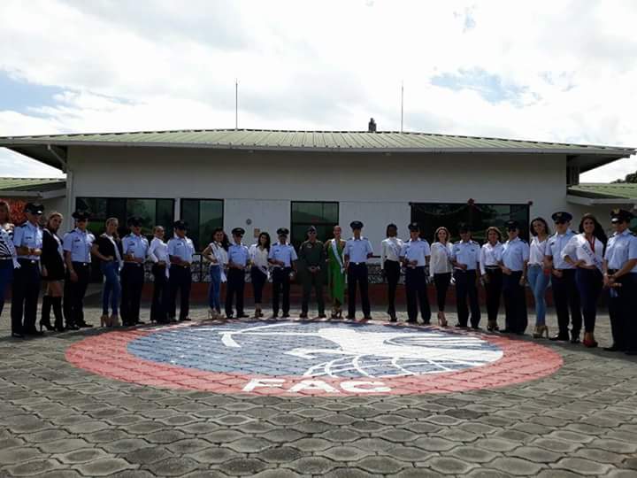 tvboyacasanare's tweet photo. La FUERZA AÉREA recibe candidatas del XXIX Festival Y Reinado Nacional del Arroz 2017 #palfestivaldelarroz @renierpachonalc @GobCasanare https://t.co/BpfN8Dh468