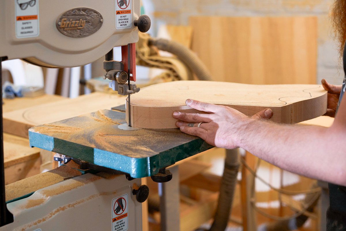 TheFryeCompany's tweet photo. Tune in tonight on our Instagram to see the first episode of our Austin #MeetOurMakers series: https://t.co/bYh2ZgviCH #FRYEAustin https://t.co/zxrGMxmLvx