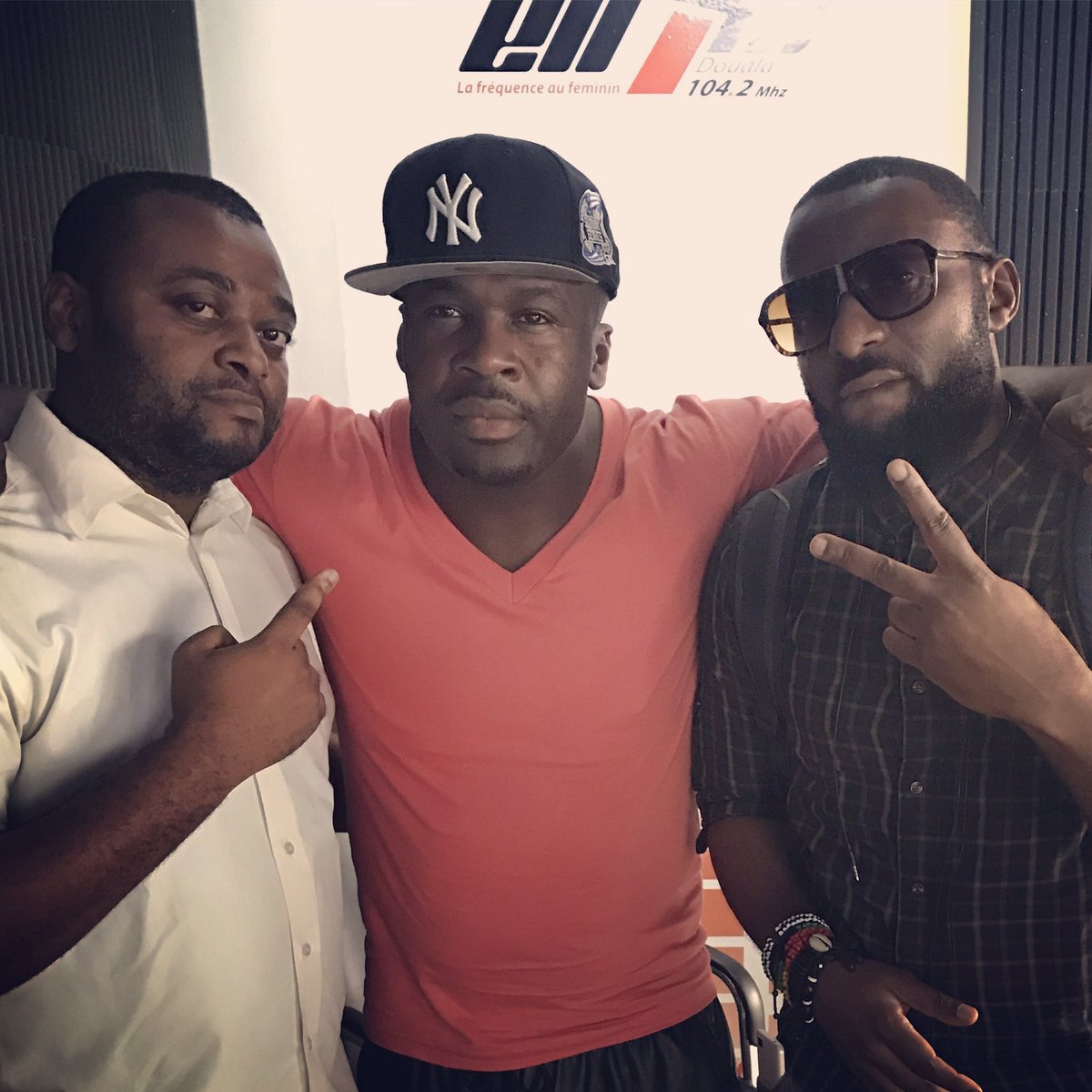 LEKID322's tweet image. #EllFm #radio @lorderiikko &amp;amp; @Sha-k #promo #rapcamer #rappeur #beatmaker #gunerzgang #team237 #teamCamer #teamGunerz #GunerzGang #LeKiD 🖤🏴