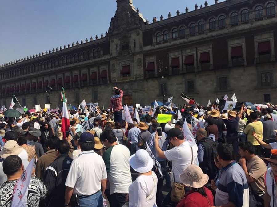 vozed's tweet photo. Diversas ideas sobre la manifestación y uno de sus mecanismos: la marcha #ElCastillodeIf, columna de @fabricadepolvo https://t.co/6irOQNZiGD https://t.co/JGyBo4wFHl
