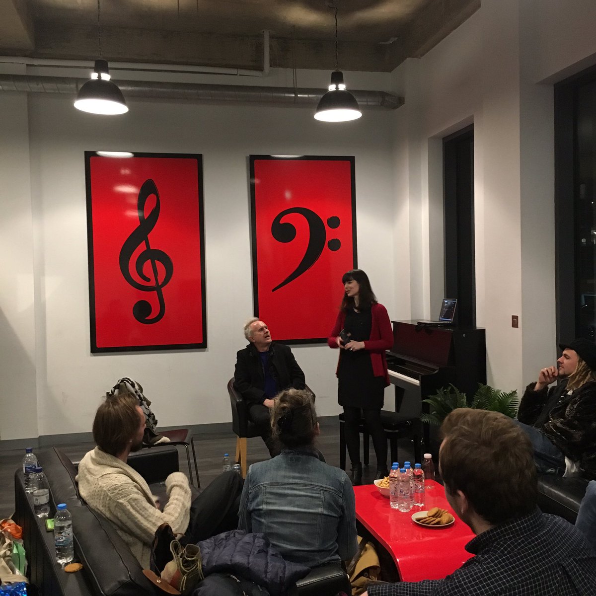 FeaturedArtists's tweet photo. Our #OpenArtistSession with @howardjones just kicked off. https://t.co/2RuDwraZIM