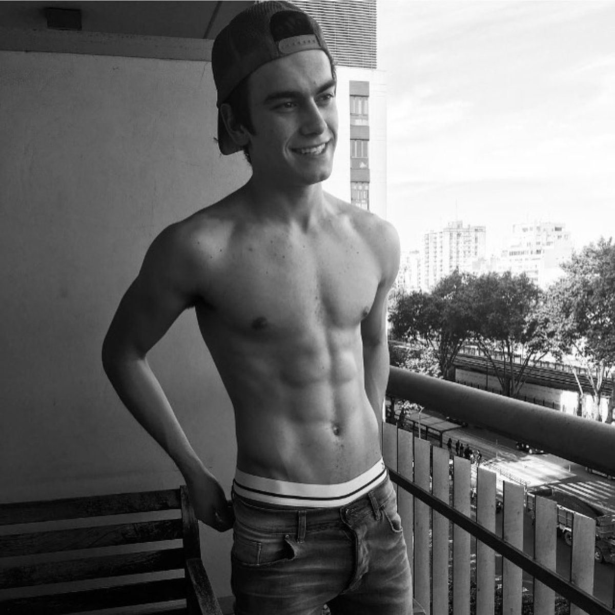 laliwithmila's tweet image. ✨ rt si te parece lindo fav si no ✨
agustin bernasconi