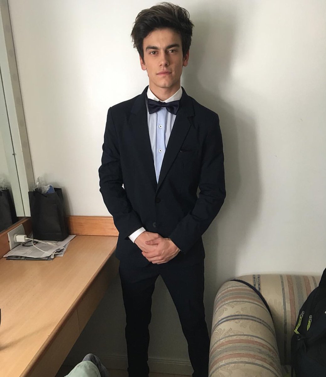 laliwithmila's tweet image. ✨ rt si te parece lindo fav si no ✨
agustin bernasconi