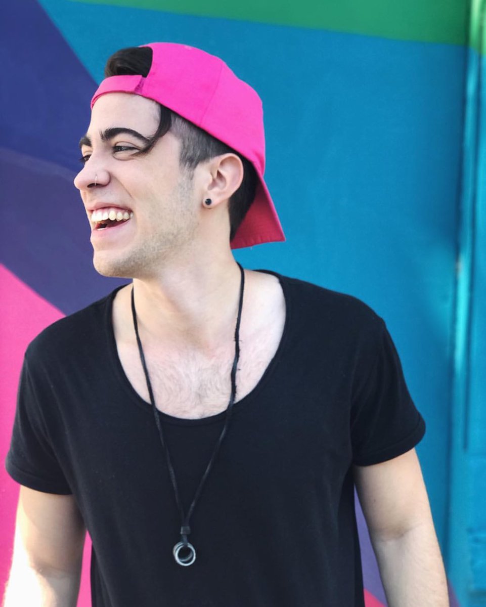 laliwithmila's tweet image. ✨ rt si te parece lindo fav si no ✨
alejo igoa