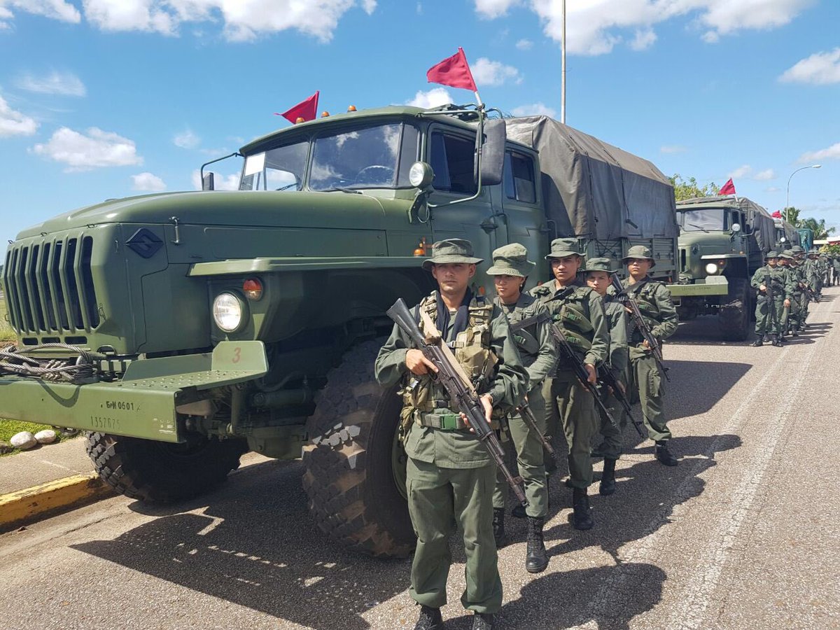 Vehículos logísticos del Ejército Bolivariano C11LU4rXcAIZWvU