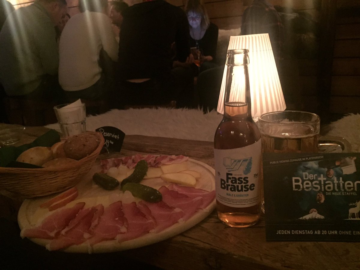 sanshine5000's tweet photo. #derbestatter #platzhirsch_Aarau #PublicViewingRocks https://t.co/CShrV56W2b