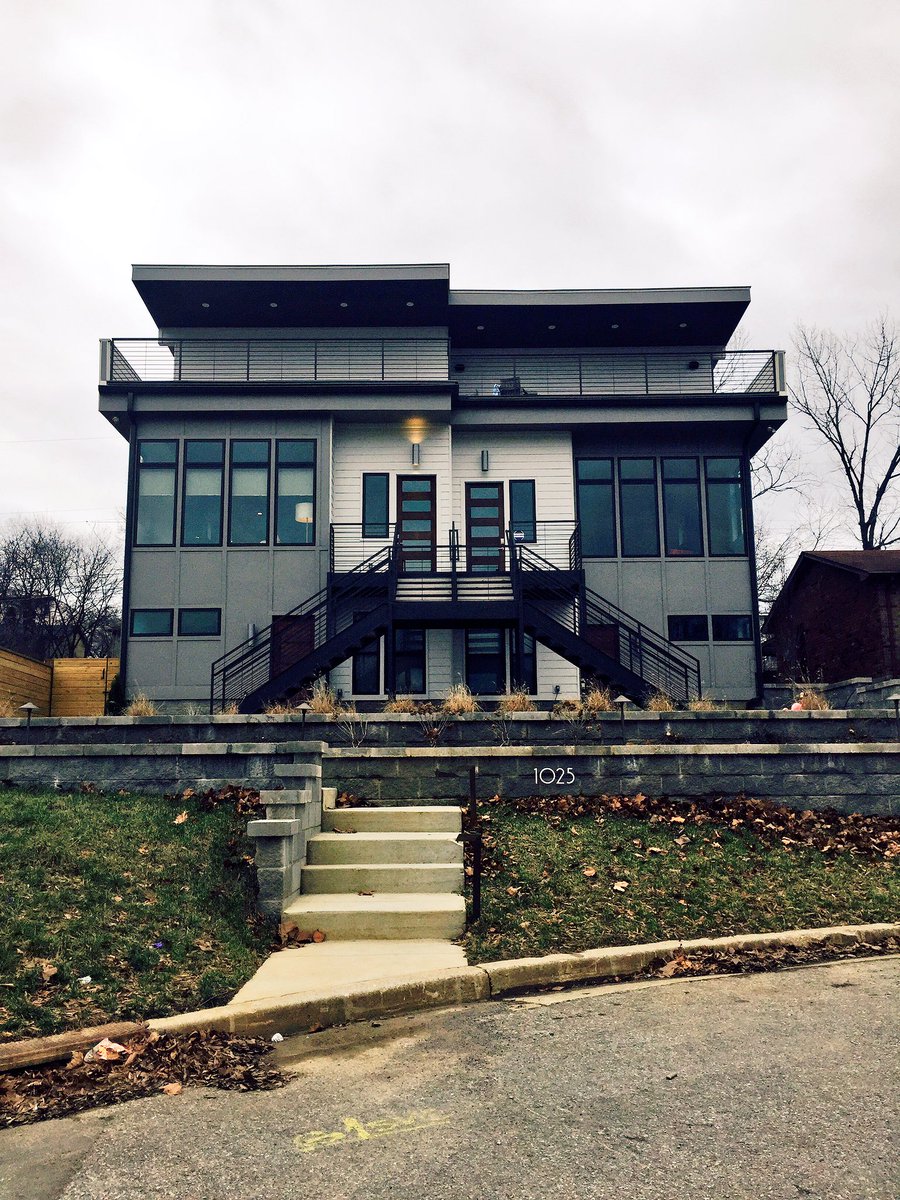 CauzNEffect's tweet photo. Just Peeped This House In The UT of Nashville.....
#FutureHouseGoals https://t.co/hZVA9b0UG6