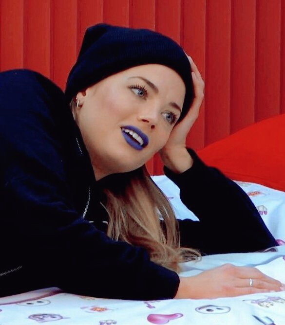 twistoliver__'s tweet photo. Cual te gusta más? 

🔄 Elettra 
❤ Alyson https://t.co/3RJcmcxoyM