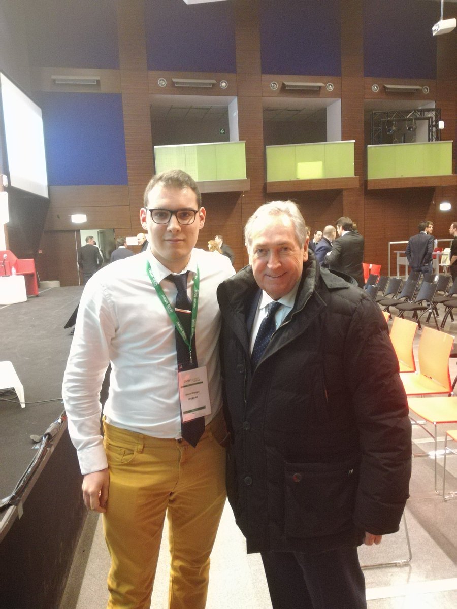 giannidlg's tweet photo. Des keynotes enrichissantes, des invités de prestige et de belles rencontres. Merci @NewsTankFoot pour 7 événement réussi #ThinkFootball2017 https://t.co/OSGvZvcZH7
