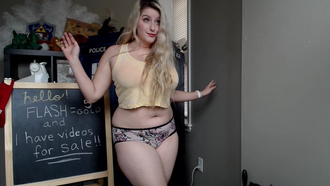 Oh, hello! ;) All you have to do to see me is click the link!  https://t.co/Y8eq07LuDp https://t.co/