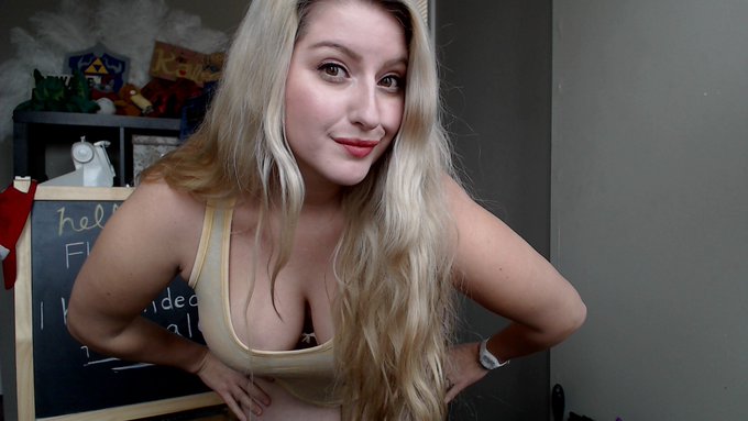 Oh, hello! ;) All you have to do to see me is click the link!  https://t.co/Y8eq07LuDp https://t.co/