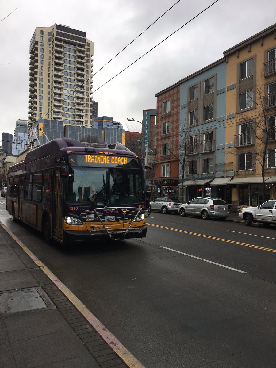 system_normal's tweet image. Bus status: training 🚆