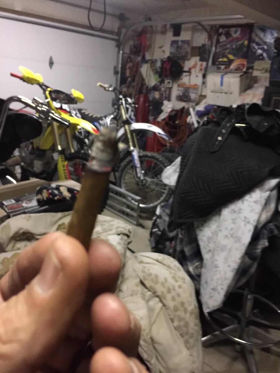 shdberiden's tweet photo. Blunt time https://t.co/iuzjpF8h2s