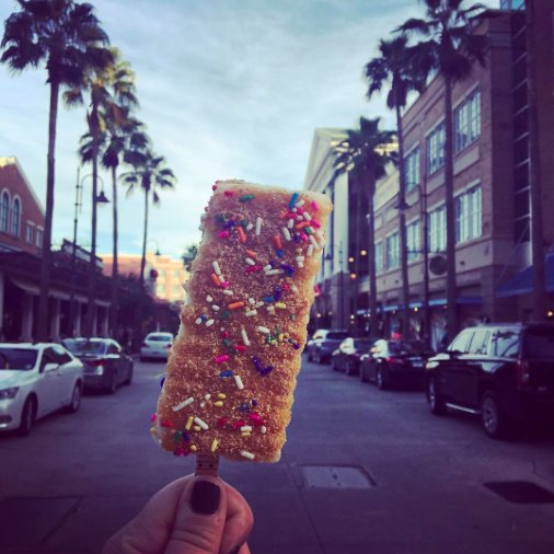 PerkinsRoweBR's tweet photo. And we thought Perkins Rowe couldn't get any sweeter! We can't get enough of @RockNPopsBR… The perfect treat for any occasion! https://t.co/BY5IrGFXao