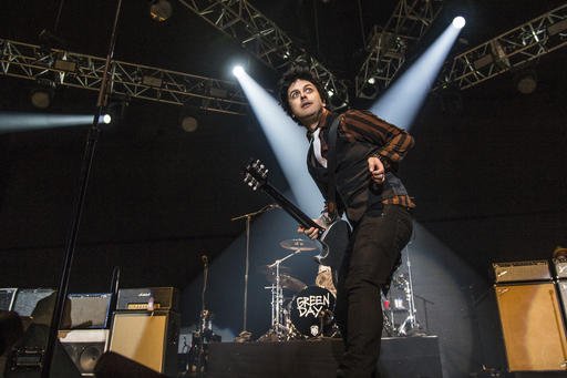 .<a href="/GreenDay/">Green Day</a> coming to <a href="/XfinityCenter/">Xfinity Center</a> in <a href="/SCMansfield/">Sun Chron Mansfield</a> this August   ow.ly/jKPy307SjSb <a href="/TheSunChronicle/">The Sun Chronicle</a>