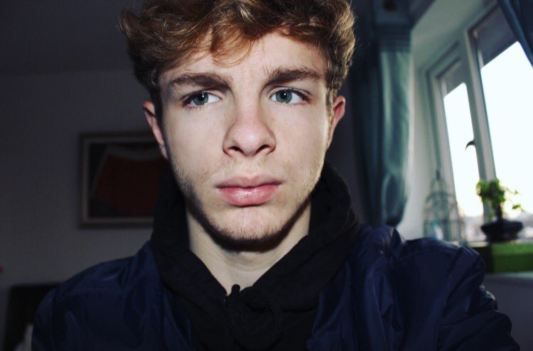 DanHolden_'s tweet image. {RT} Replying to ALL comments &amp;amp; following some ppl back on Instagram 🐺instagram.com/p/BPGMIz3AVzM/