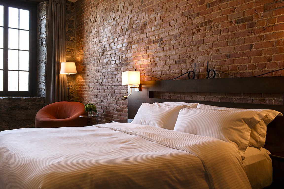 AubergeVP's tweet photo. If you're looking for a 'date night with my bed' type of evening, we've got just what you need! #AubergeVP #ExpOldMtl #Sleep #ClubBed https://t.co/L9MIMgJcea