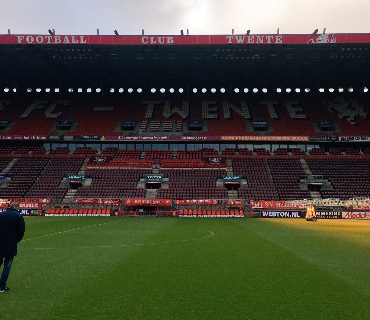 ArthurBerends's tweet photo. Leuke kennisdelings dag @fctwente #Fieldmanagers Golf meets Football @ProGrasSNL @BarenbrugNL @SGLsystem @Golfnl @NGA_Golf @enk_groenengolf https://t.co/T9qcuTgolb